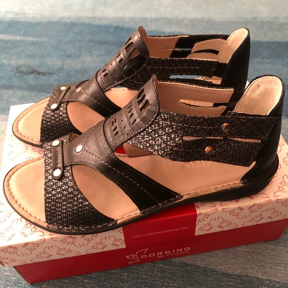 Fluchos sandals